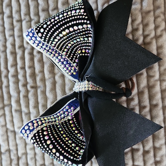 Cheer Bow - Picture 4 of 4